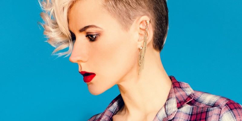 Angesagter Sidecut-Haarschnitt